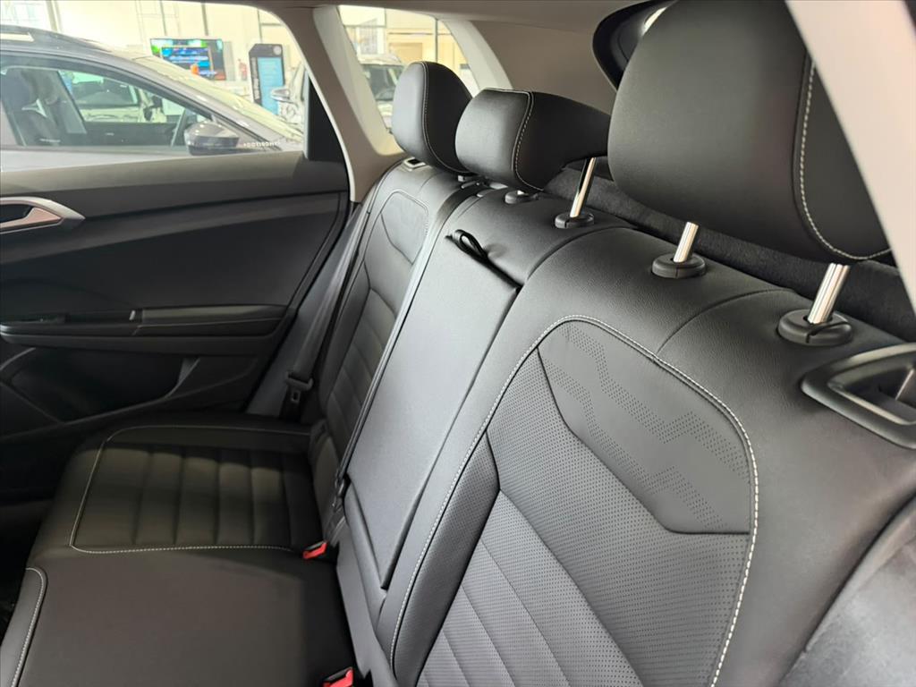 TAOS 1.4 250 TSI TOTAL FLEX HIGHLINE AUTOMÁTICO9