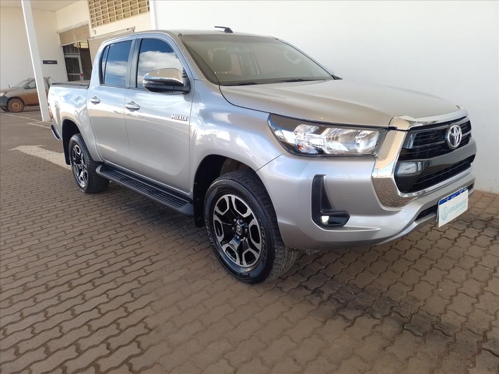 HILUX 2.8 D-4D TURBO DIESEL CD SRV 4X4 AUTOMÁTICO2