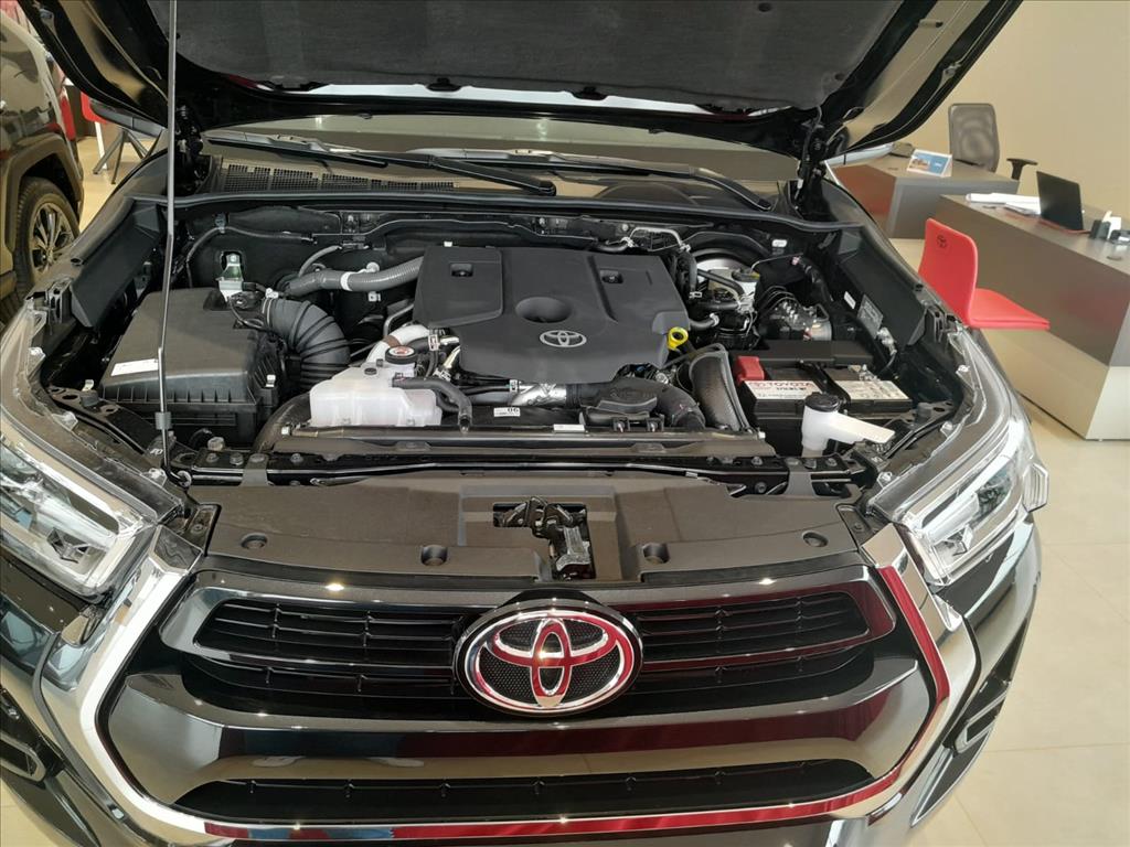 HILUX 2.8 D-4D TURBO DIESEL CD SRV 4X4 AUTOMÁTICO6