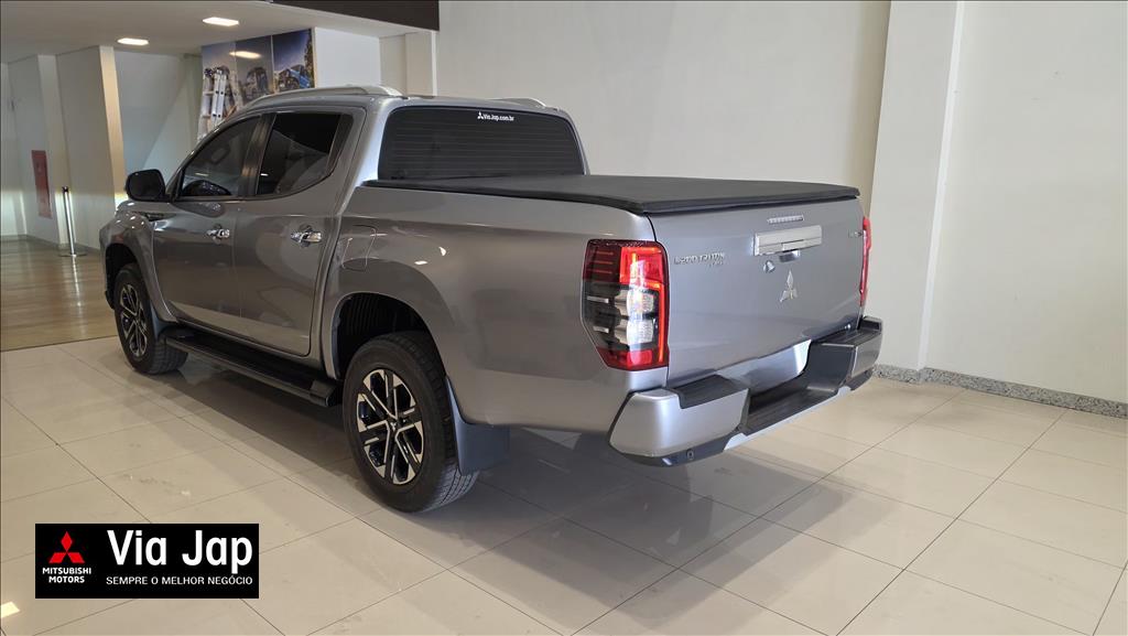 Mitsubishi-L200 TRITON-2.4 16V TURBO DIESEL SPORT HPE-S CD 4P 4X4 AUTOMÁTICO