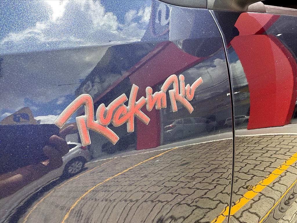 Volkswagen Fox - 1.6 MI ROCK IN RIO 8V FLEX 4P MANUAL