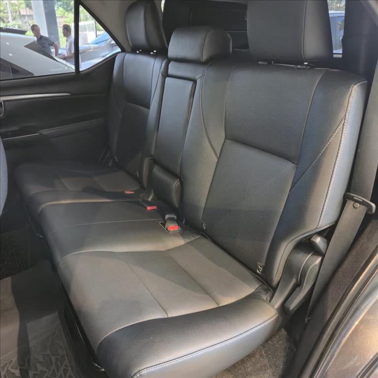 HILUX SW4 2.8 D-4D TURBO DIESEL SRX 7L 4X4 AUTOMÁTICO14