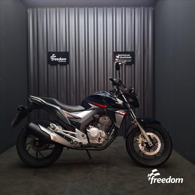Moto HONDA do modelo CB TWISTER 2018/2018