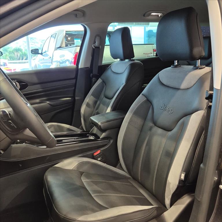 COMMANDER 1.3 T270 TURBO FLEX LIMITED AT613