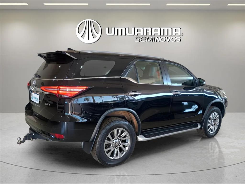 HILUX SW4 2.8 D-4D TURBO DIESEL SRX 7L 4X4 AUTOMÁTICO4
