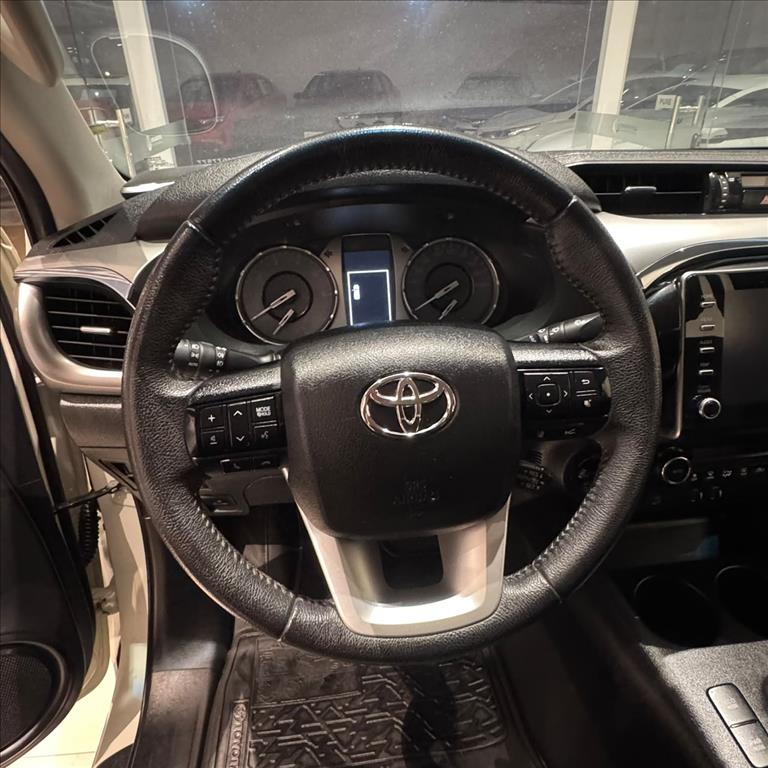 HILUX 2.8 D-4D TURBO DIESEL CD SRX 4X4 AUTOMÁTICO8