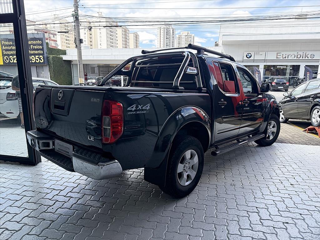 Nissan Frontier - 2.5 LE 4X4 CD TURBO ELETRONIC DIESEL 4P MANUAL
