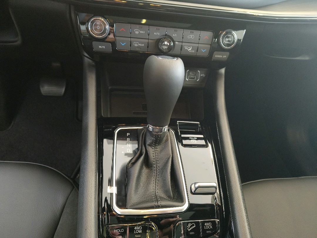 COMPASS 2.0 HURRICANE 4 TURBO GASOLINA BLACKHAWK AT96