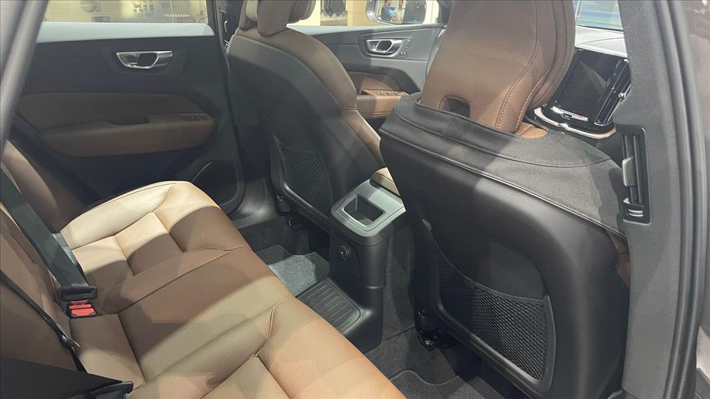 XC60 2.0 T8 RECHARGE PLUS AWD GEARTRONIC11