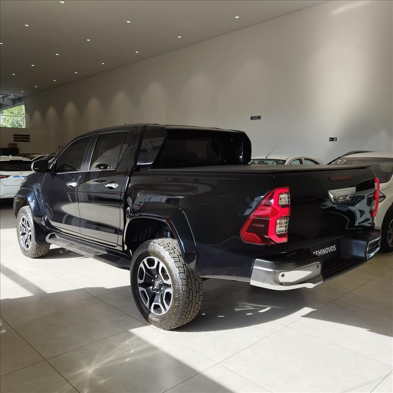HILUX 2.8 D-4D TURBO DIESEL CD SRX PLUS 4X4 AUTOMÁTICO5
