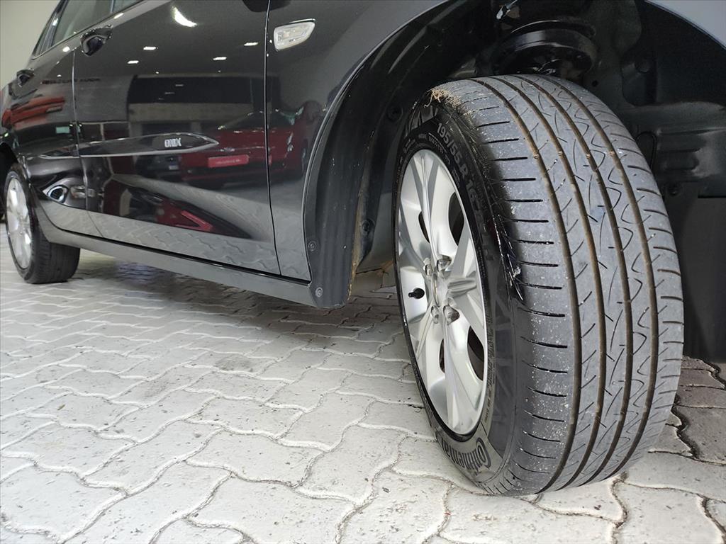 Chevrolet Onix - 1.0 TURBO FLEX LTZ AUTOMÁTICO