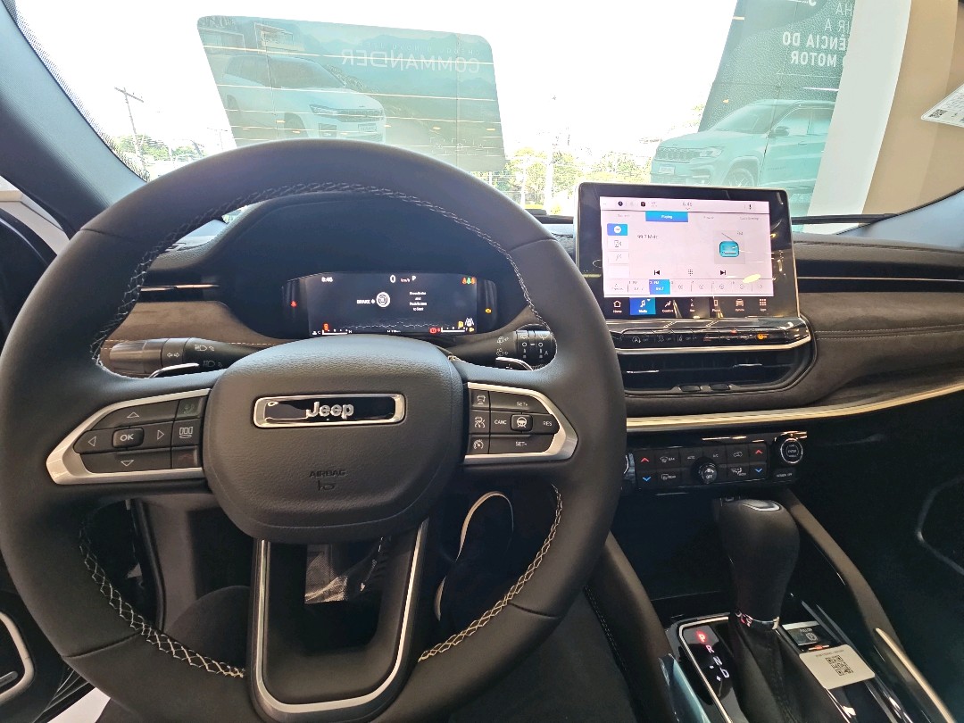 COMMANDER 1.3 T270 TURBO FLEX OVERLAND AT68
