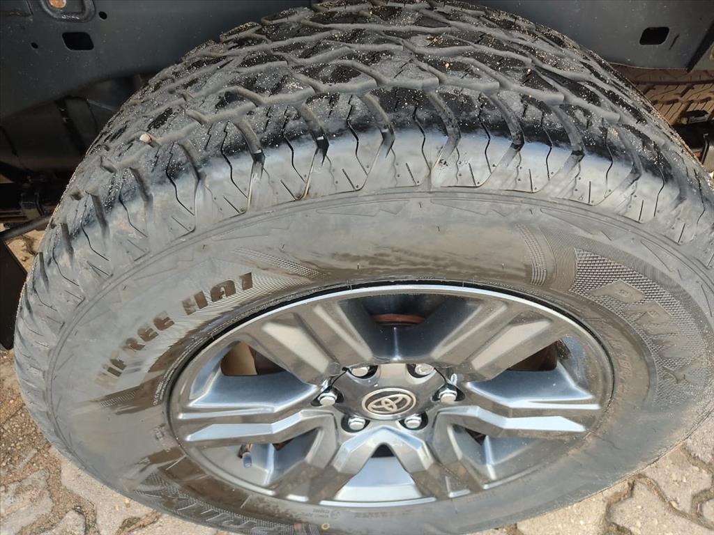 HILUX 2.8 D-4D TURBO DIESEL CD SR 4X4 AUTOMÁTICO15