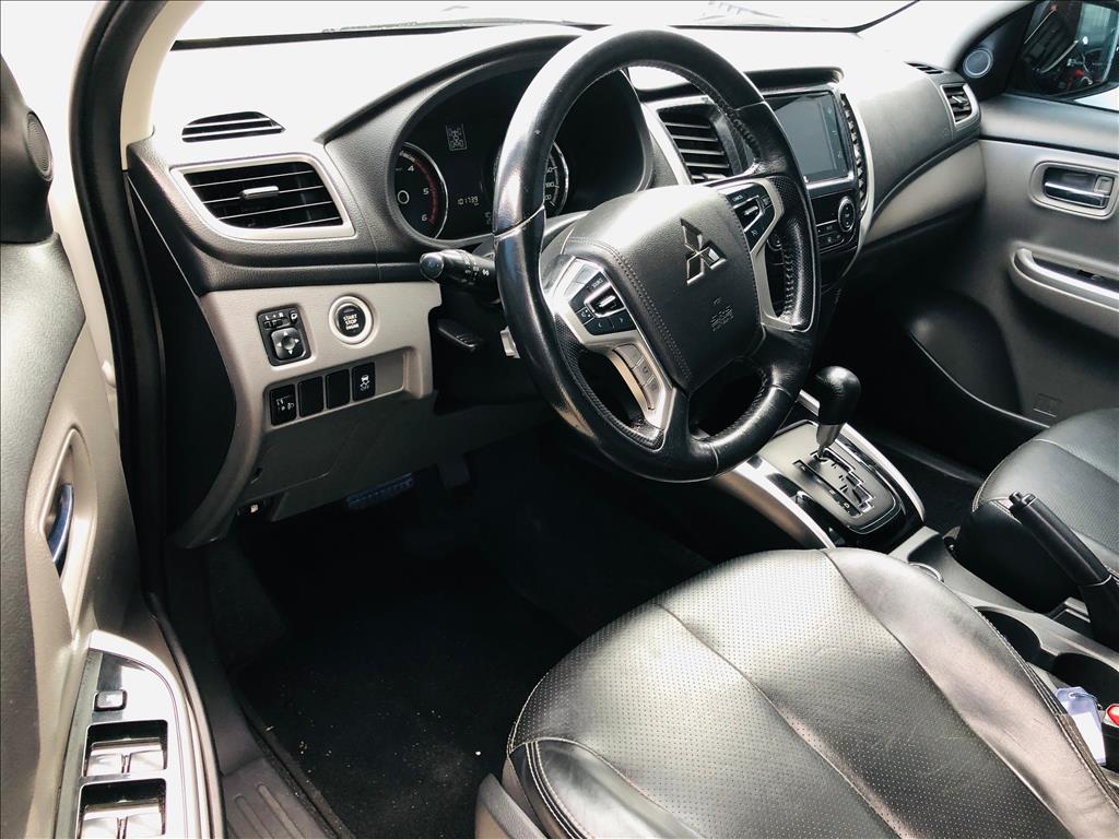 L200 TRITON 2.4 16V TURBO DIESEL SPORT HPE-S CD 4P 4X4 AUTOMÁTICO6