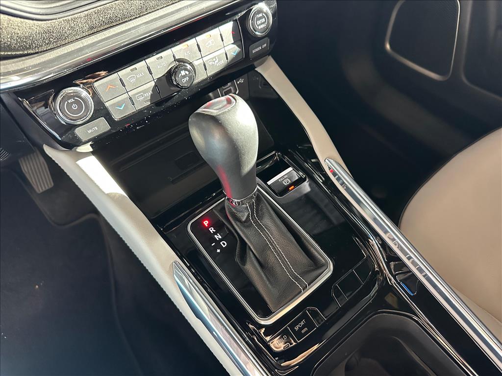 COMMANDER 1.3 T270 TURBO FLEX LIMITED AT610