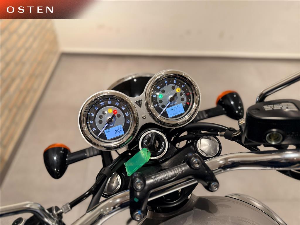 TRIUMPH-BONNEVILLE-T100 900