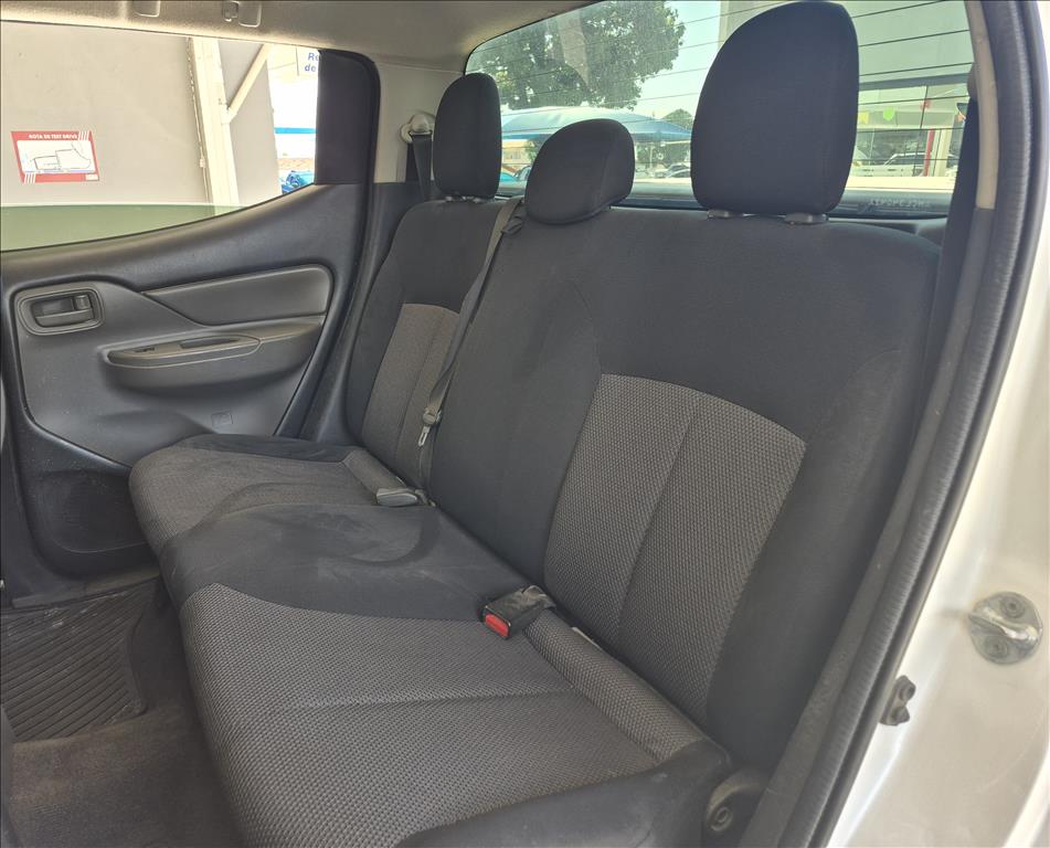 L200 TRITON 2.4 16V TURBO DIESEL OUTDOOR GLS CD 4X4 AUTOMÁTICO4