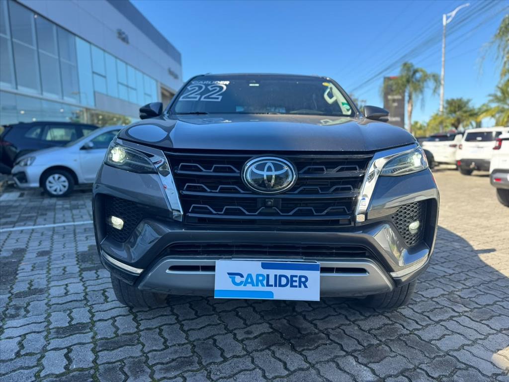 HILUX SW4 2.8 D-4D TURBO DIESEL SRX 7L 4X4 AUTOMÁTICO