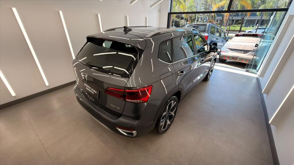 TAOS 1.4 250 TSI TOTAL FLEX HIGHLINE AUTOMÁTICO3