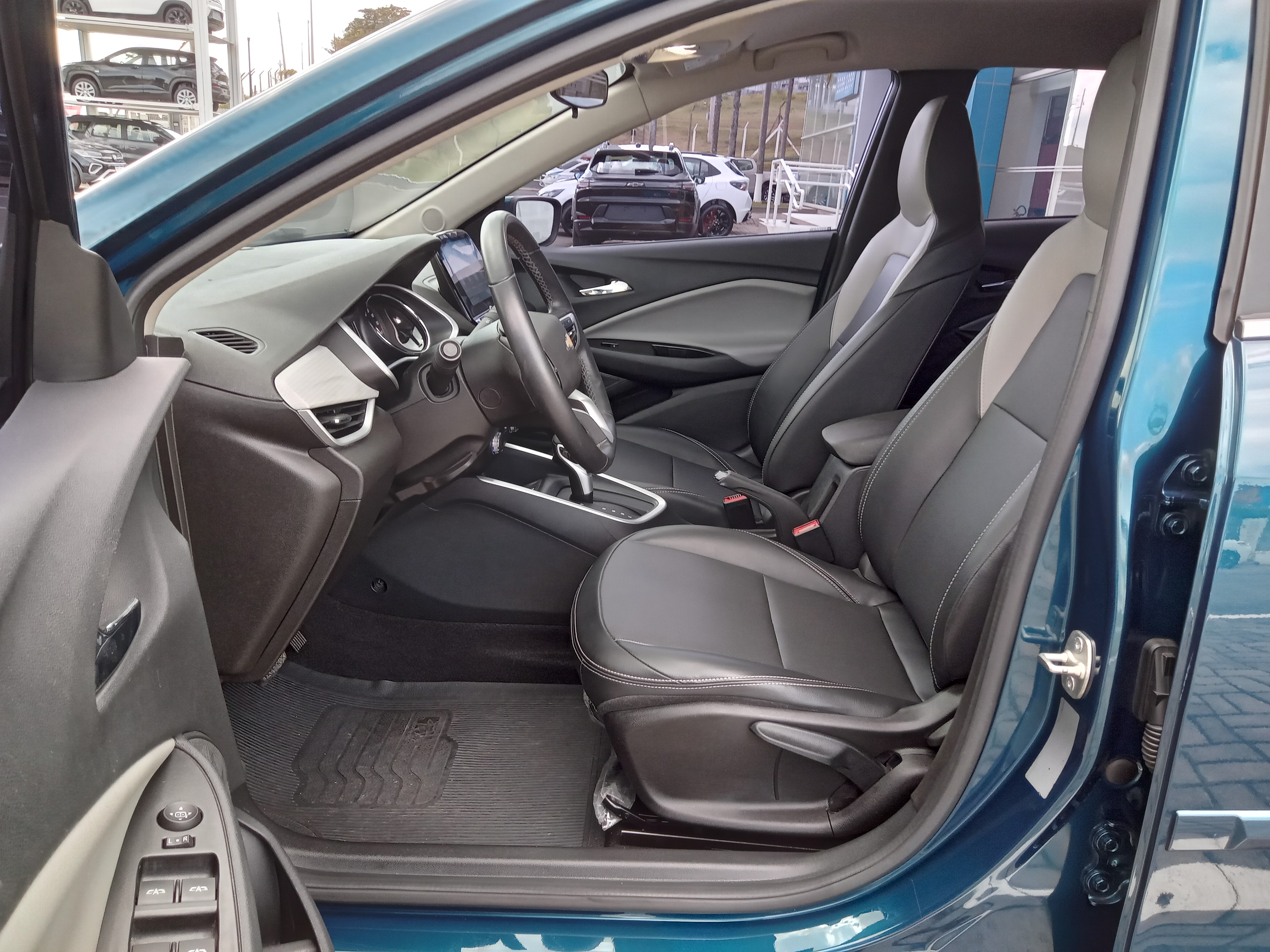 ONIX PLUS 1.0 TURBO FLEX PREMIER AUTOMÁTICO9