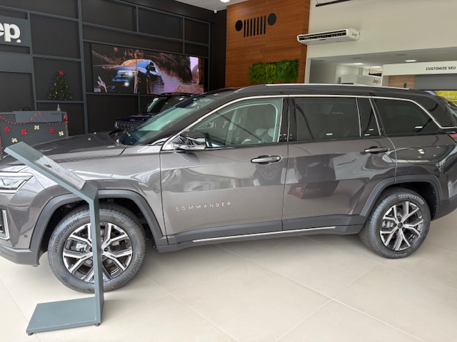 COMMANDER 1.3 T270 TURBO FLEX LIMITED AT61