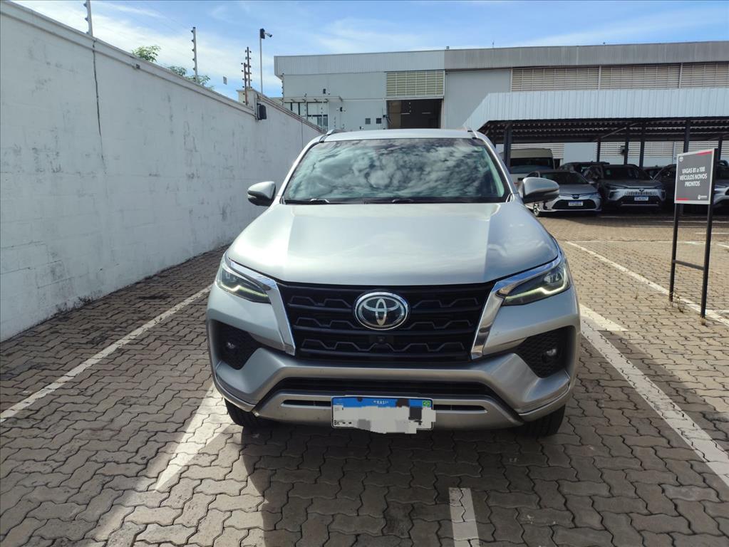 HILUX 2.8 D-4D TURBO DIESEL CD SRX 4X4 AUTOMÁTICO1