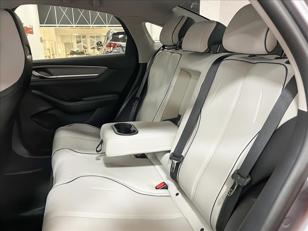 KING 1.5 DM-I PHEV GS AUTOMÁTICO12