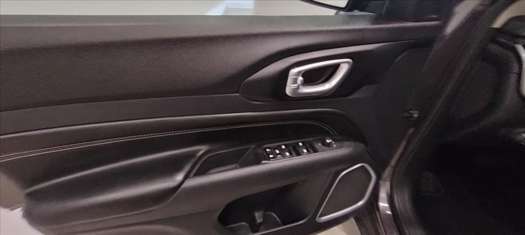 COMMANDER 1.3 T270 TURBO FLEX LONGITUDE AT612