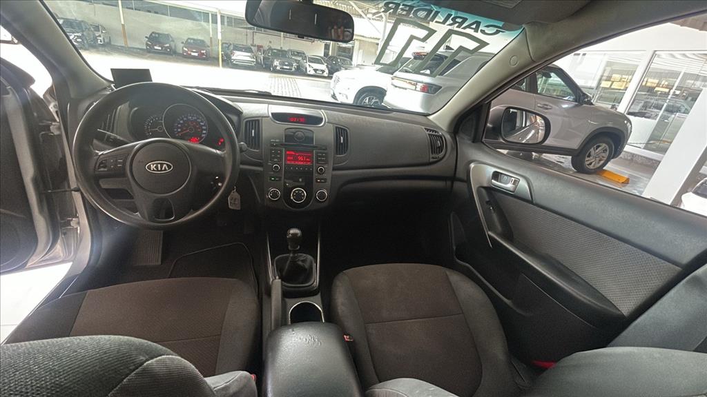 CERATO 1.6 EX3 SEDAN 16V GASOLINA 4P MANUAL11