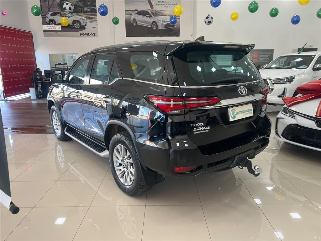 HILUX 2.8 D-4D TURBO DIESEL CD SRX 4X4 AUTOMÁTICO5