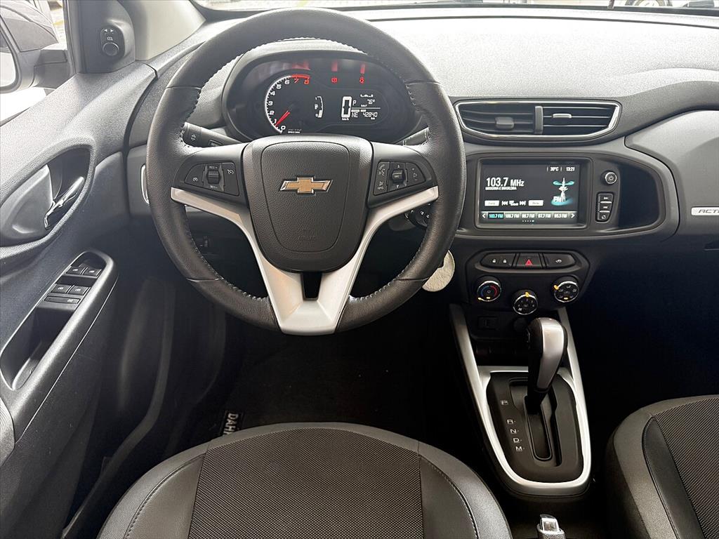 Chevrolet Onix - 1.4 MPFI ACTIV 8V FLEX 4P AUTOMÁTICO