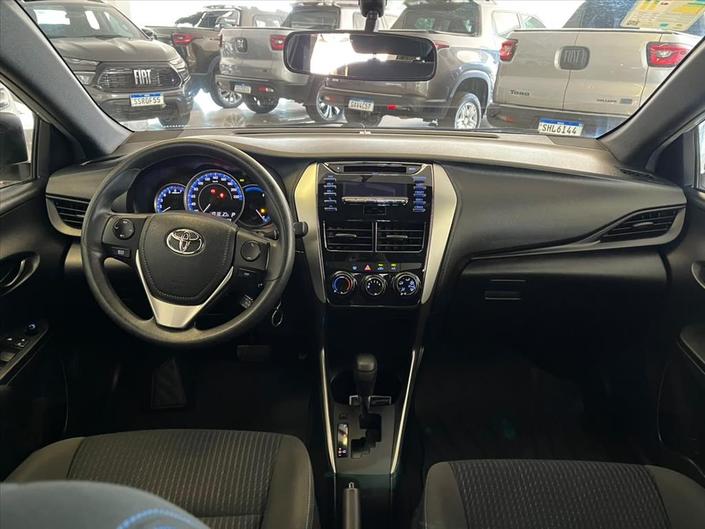 YARIS 1.3 16V FLEX XL LIVE MULTIDRIVE9