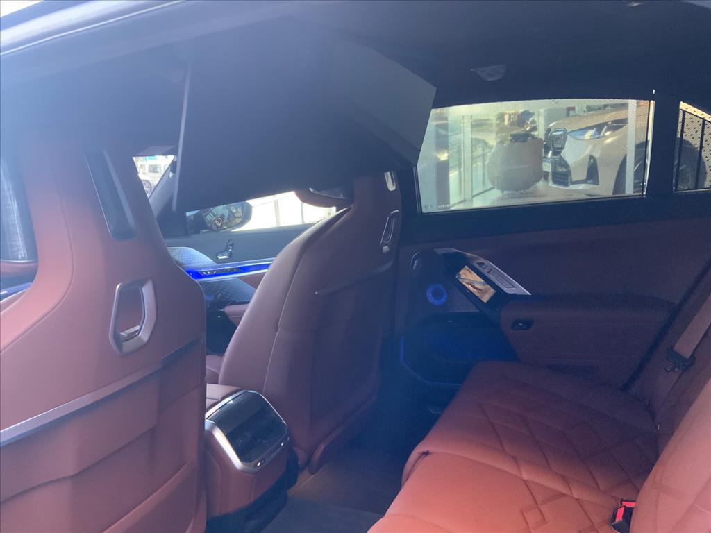 BMW-i7-ELÉTRICO XDRIVE60 M SPORT