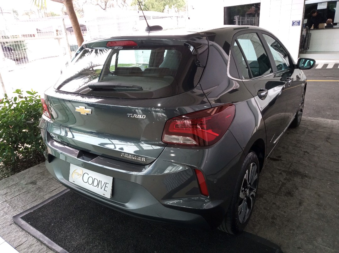 ONIX 1.0 TURBO FLEX PREMIER AUTOMÁTICO4