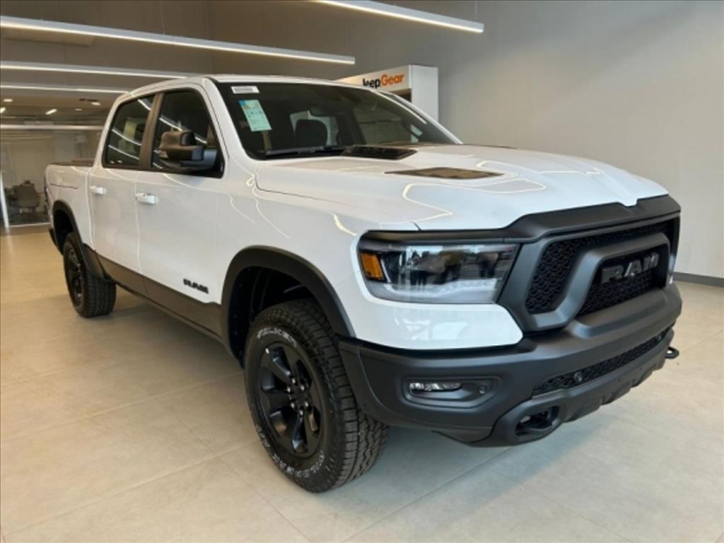1500 5.7 V8 GASOLINA REBEL CD 4X4 AUTOMÁTICO0