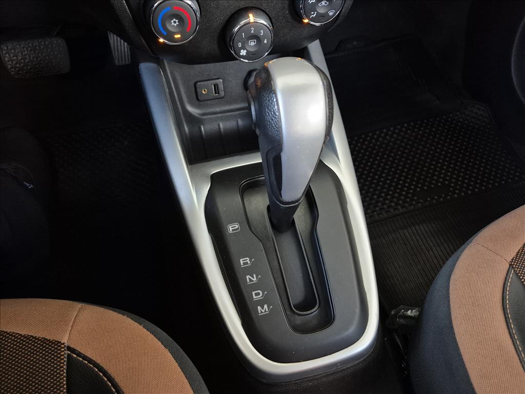 ONIX 1.4 MPFI ACTIV 8V FLEX 4P AUTOMÁTICO11