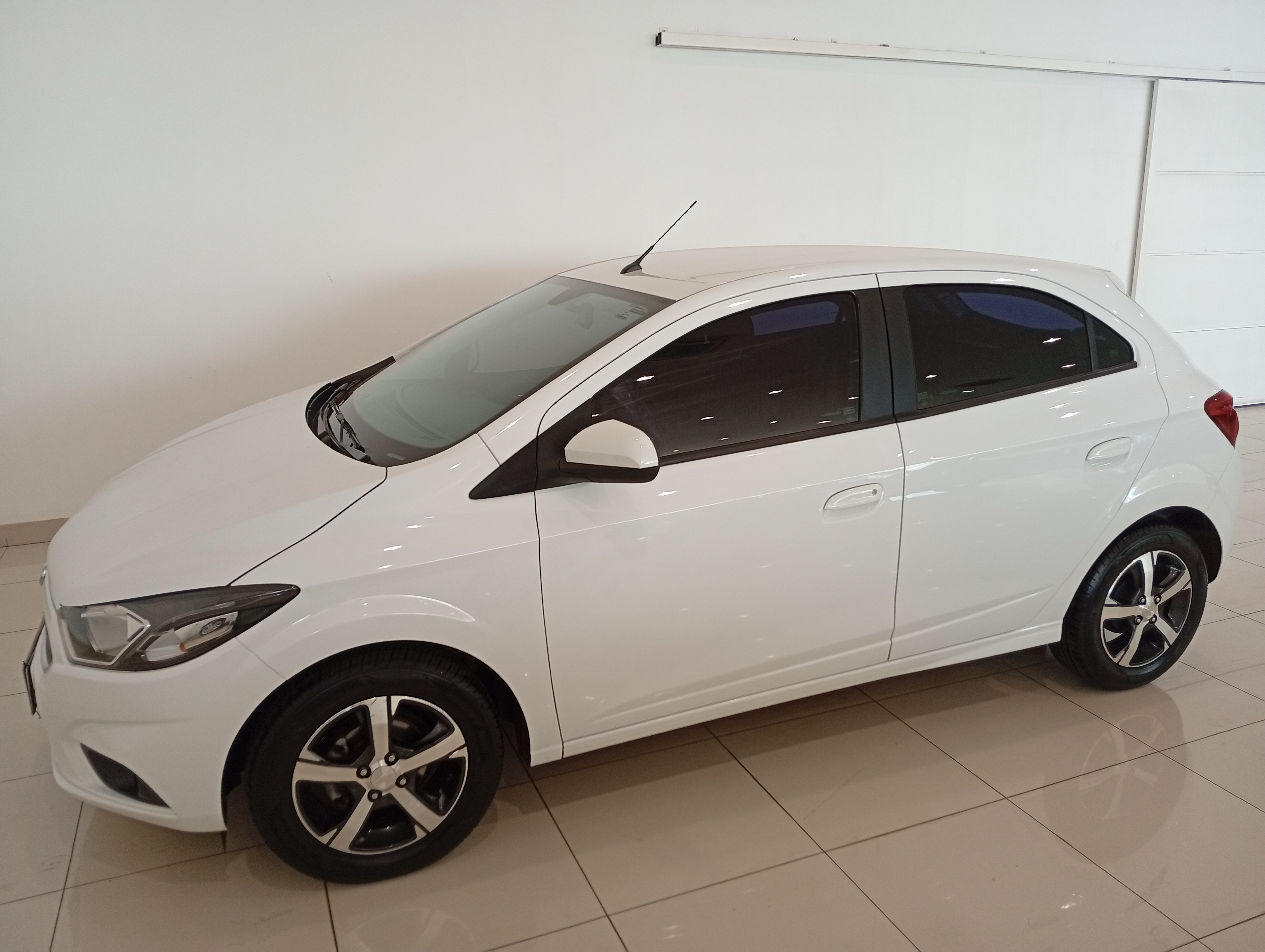 Chevrolet Onix 1.4 Mpfi LTZ 8V Flex 4P Manual - foto 5