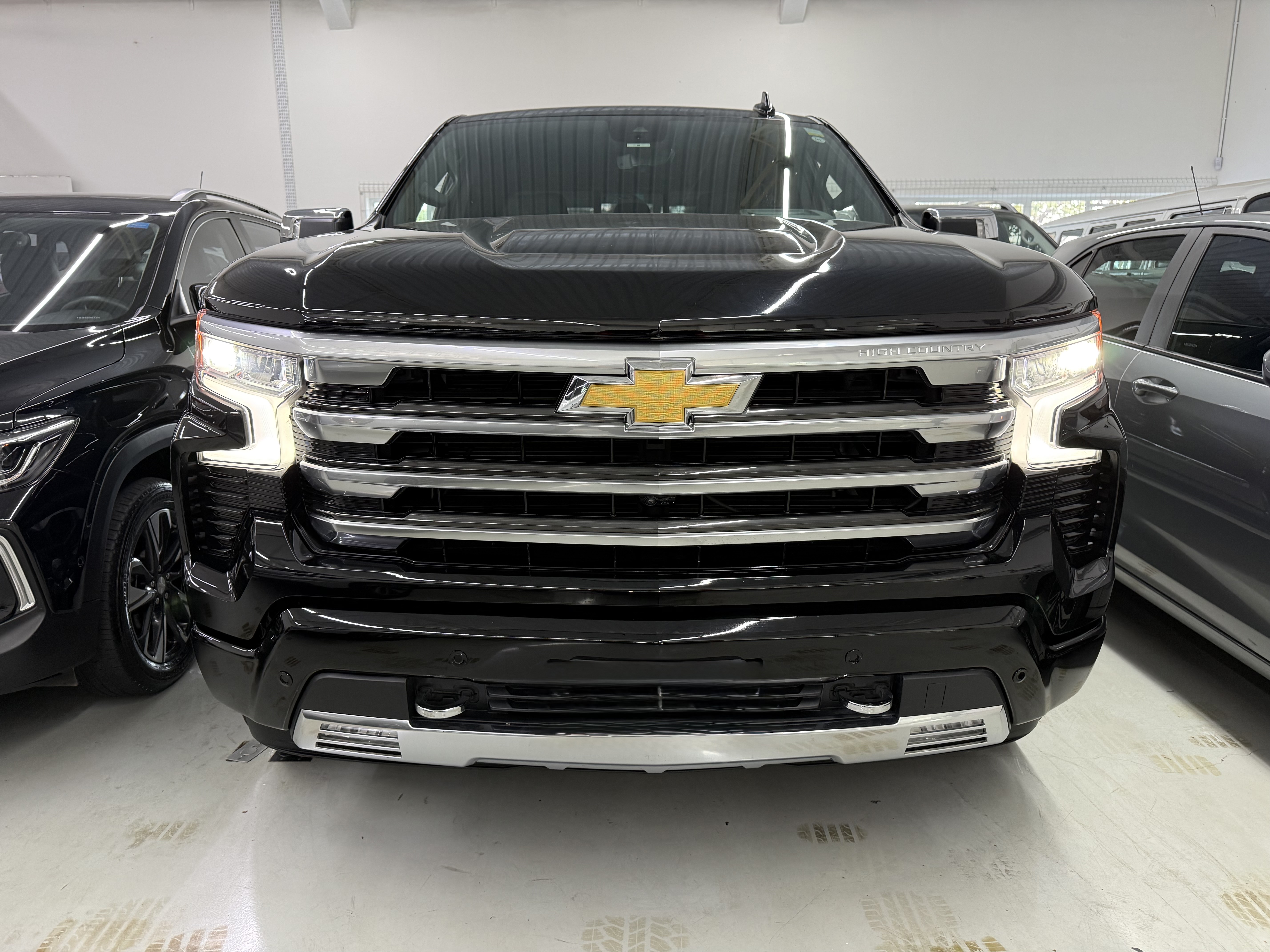 SILVERADO 5.3 V8 GASOLINA 1500 HIGH COUNTRY 4X4 AUTOMÁTICO2