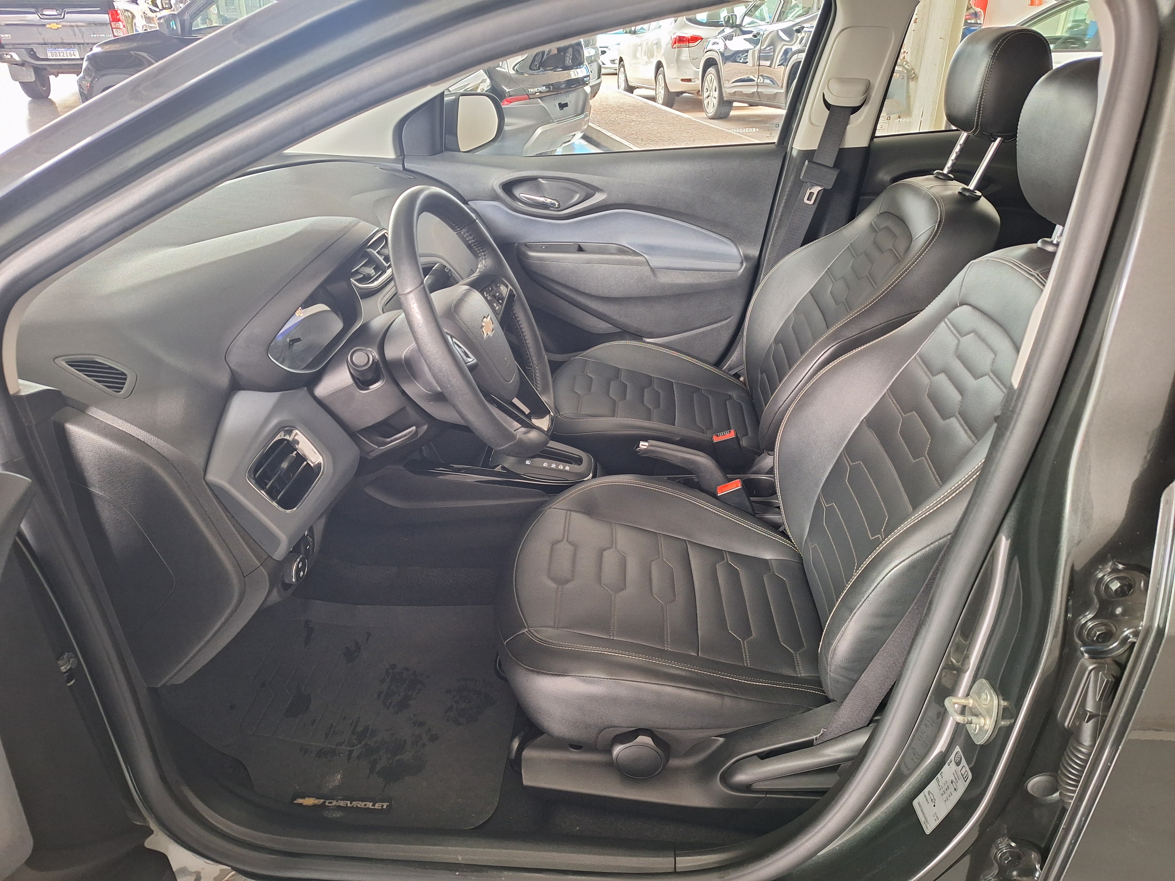 GM - Chevrolet-ONIX-1.4 MPFI LTZ 8V FLEX 4P AUTOMÁTICO