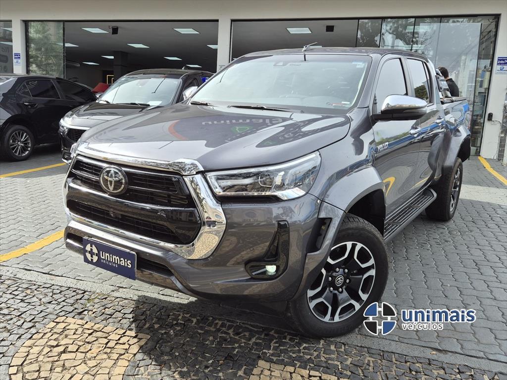 TOYOTA HILUX 2.8 D-4D TURBO DIESEL CD SRX PLUS 4X4 AUTOMÁTICO