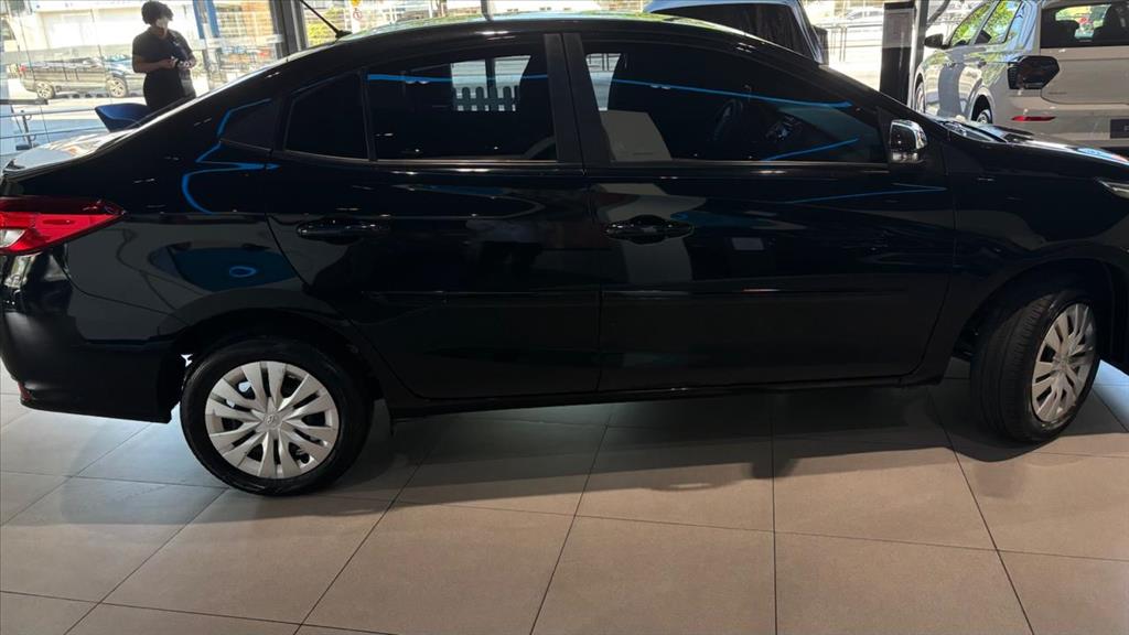 YARIS 1.5 16V FLEX SEDAN XL LIVE MULTIDRIVE6