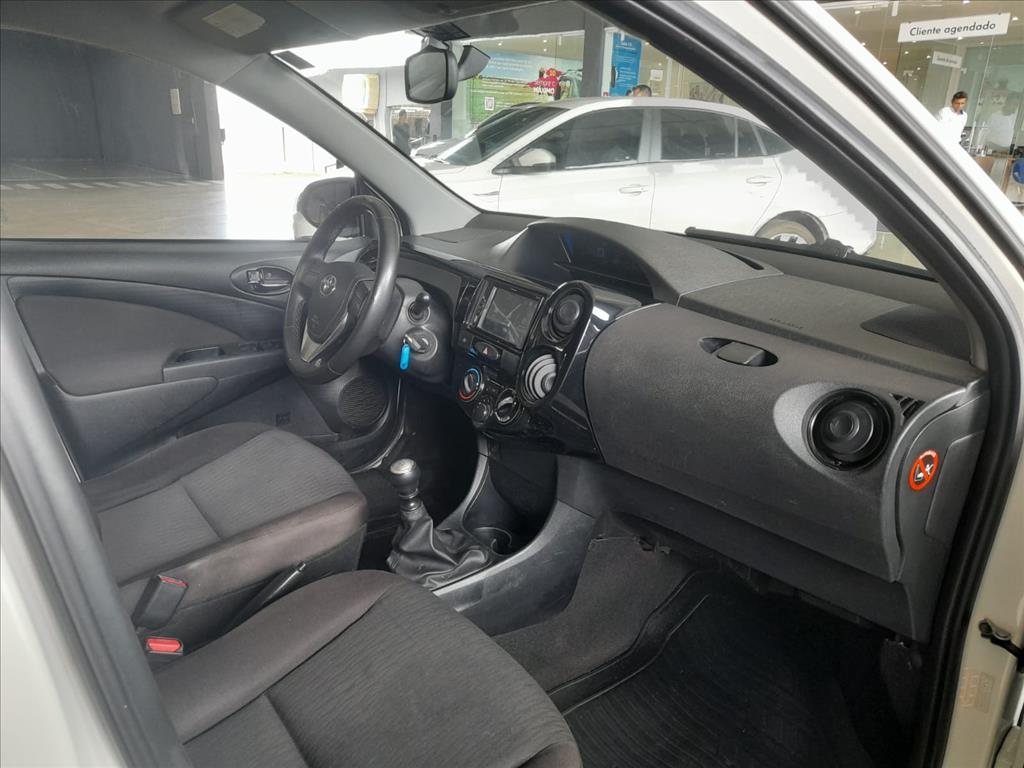 ETIOS 1.3 X 16V FLEX 4P MANUAL11