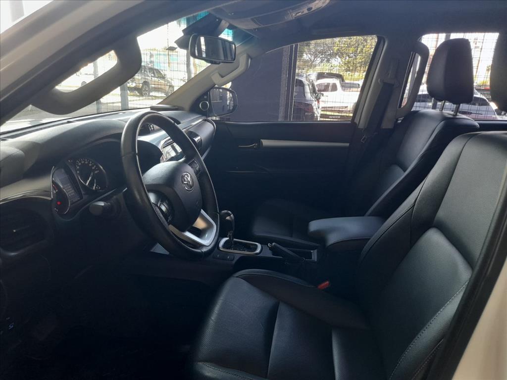 HILUX 2.8 D-4D TURBO DIESEL CD SRX 4X4 AUTOMÁTICO12