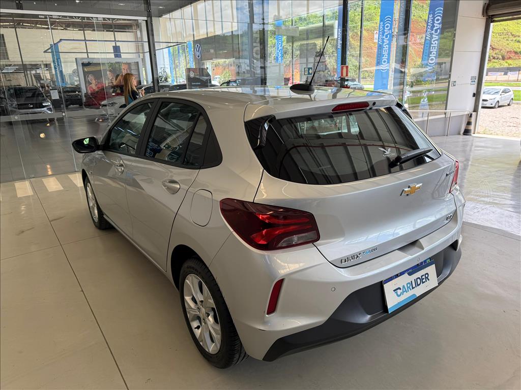 ONIX 1.0 TURBO FLEX LTZ AUTOMÁTICO5