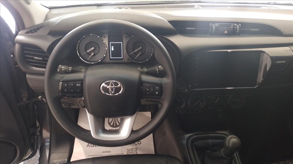 HILUX 2.8 D-4D TURBO DIESEL CD POWER PACK 4X4 MANUAL11