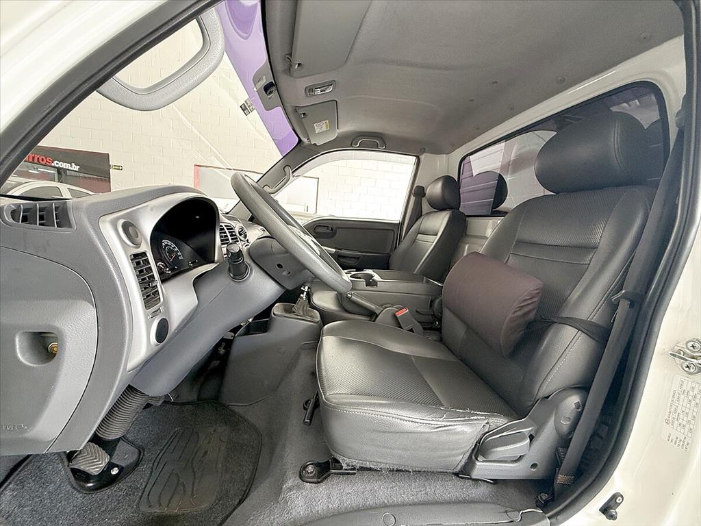 Kia Bongo - 2.5 K-2500 4X2 CS TURBO DIESEL 2P MANUAL