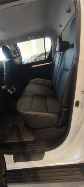 HILUX 2.8 D-4D TURBO DIESEL CD SRX 4X4 AUTOMÁTICO12