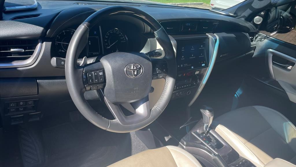 HILUX SW4 2.8 D-4D TURBO DIESEL DIAMOND 7L 4X4 AUTOMÁTICO14