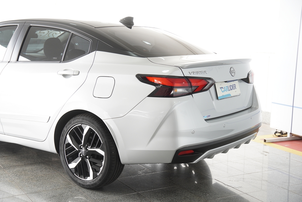 VERSA 1.6 16V FLEX EXCLUSIVE XTRONIC5