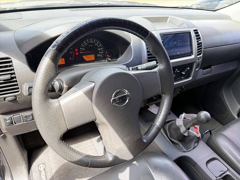 Nissan Frontier - 2.5 LE 4X4 CD TURBO ELETRONIC DIESEL 4P MANUAL